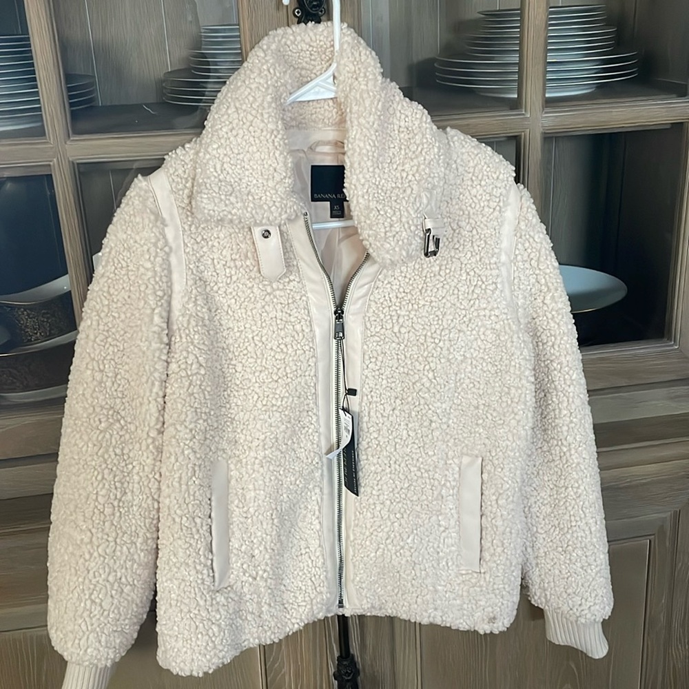Banana Republic 
XS 
Bomber boucle jacket